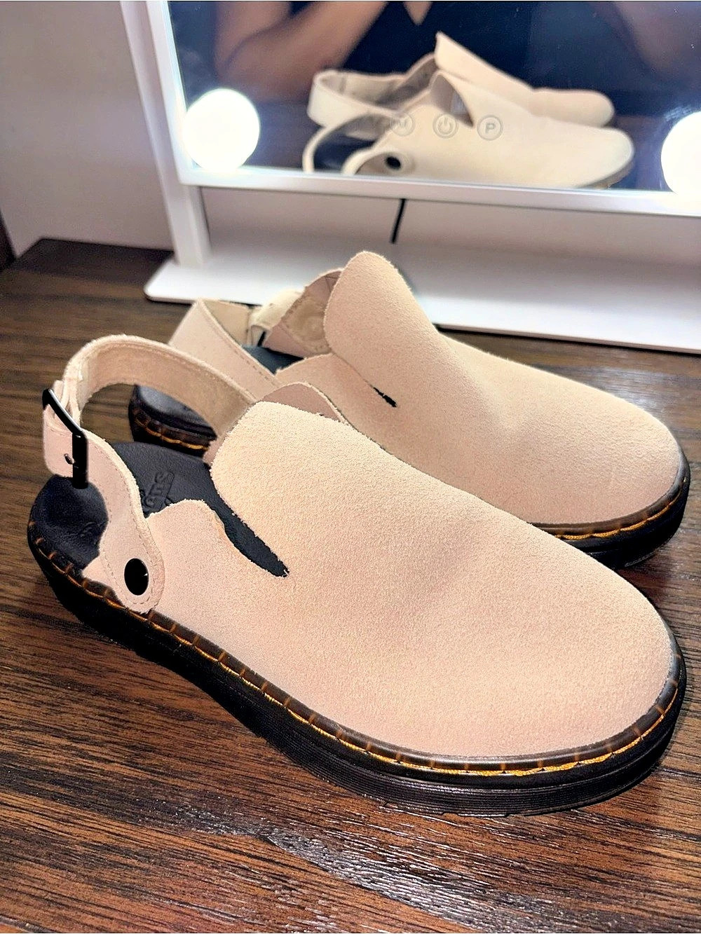 Dr. Martens Carlisle Women's Suede Sandals US 4 Like New